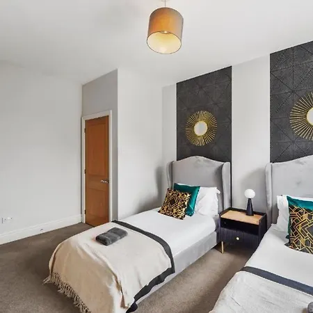 Pristine Stylish Townhouse On The Stray - Sleeps 8 Casa vacanze *